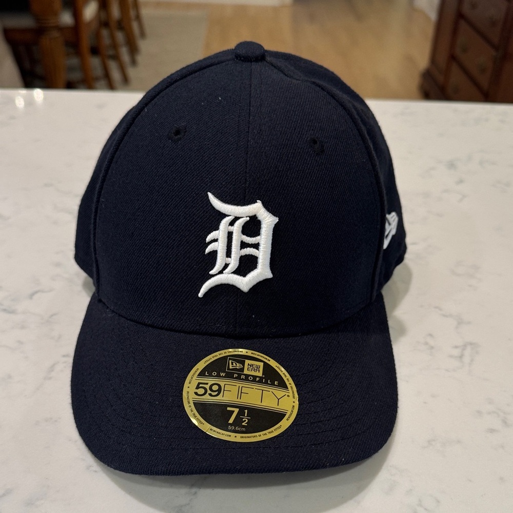 NEW ERA DETROIT TIGERS Navy Fitted Cap White Detroit D Logo Low Profile 7 1/2 - Picture 2 of 11